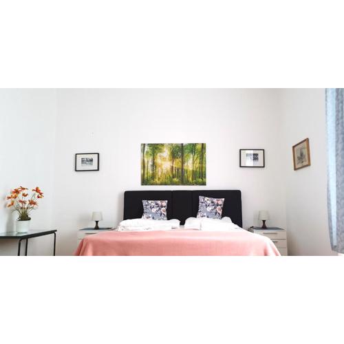 Suite in imperial design, central location