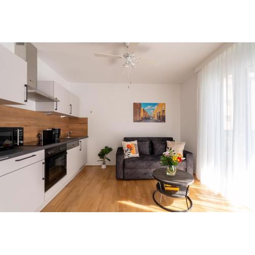 Sunny 1BR Home with Balcony by HM