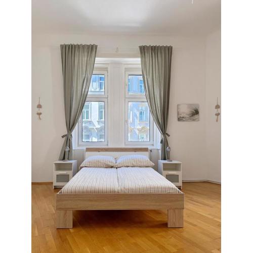 Sunny Flat Park City Nearby