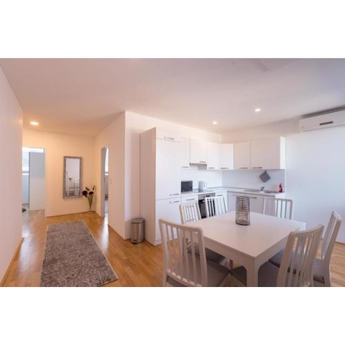 Sunny Penthouse l DG1'14