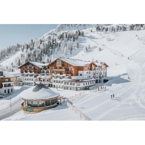 Superior Hotel Schneider Ski-in & Ski-out