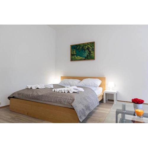Sweet 2BR Apt, WIFI, Great Location In Vienna