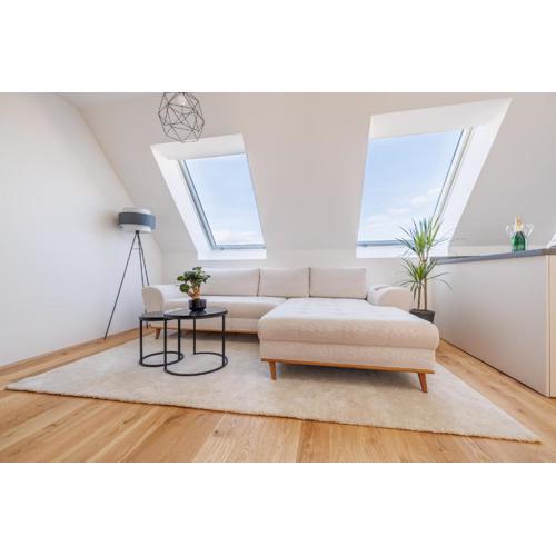 SYMPHONY Apartments 38 - Modern Loft with Terrace and Grill in Central Location
