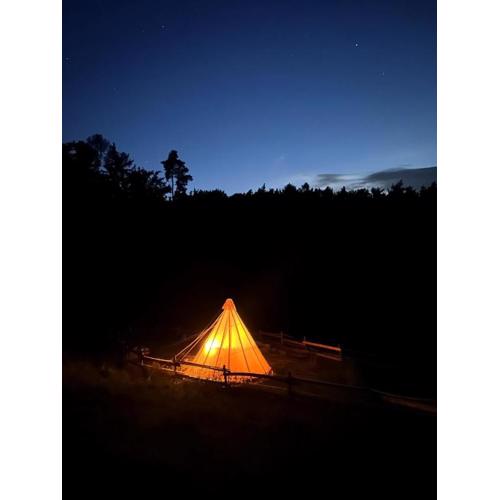 Tipi-Glamping am Gut Kunterbunt