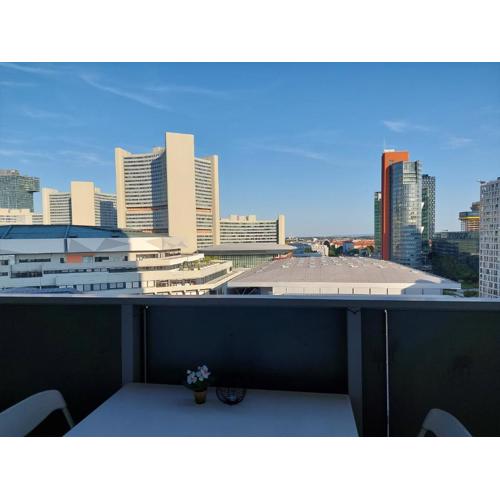 Tower Apartment with private terrace next to UNO