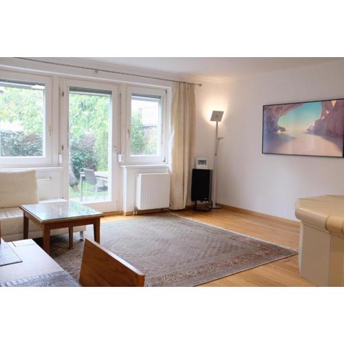 Town House near Metro & Vienna City Center