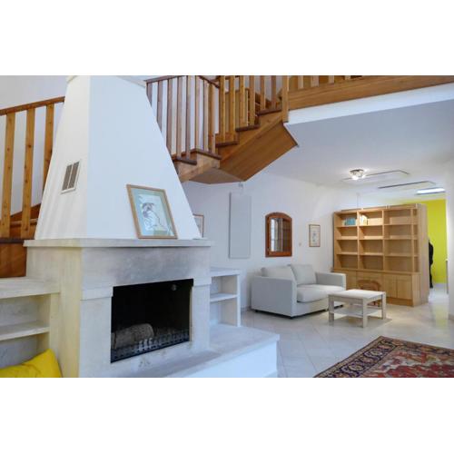 Traumhafte Maisonnette mit Kamin