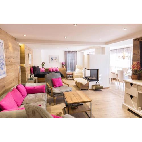Trendguide Suites by Alpine Host Helpers