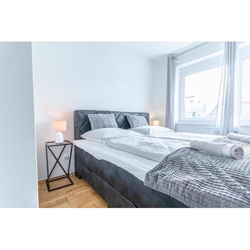 Trendy - Modern 1BR & 1LR Apartment in Vienna Center