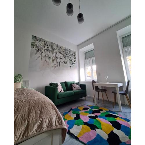 Urban Hideaway Airport Connection