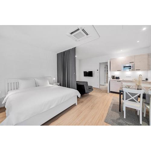 VibeStudio 304 - Central - AC - Licensed - Parking Nearby