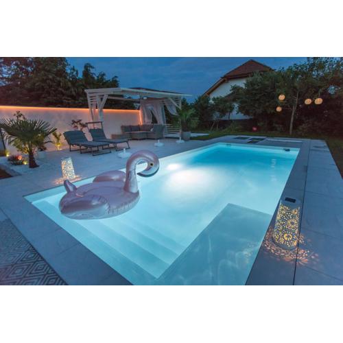 Villa mit Pool und Garten
