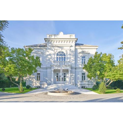 Villa Romana Apartments with Terrace & Private Entrance