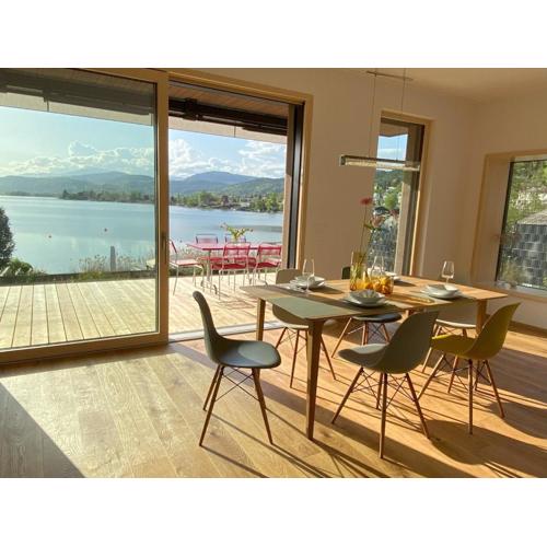 Villa Über-See with private beach