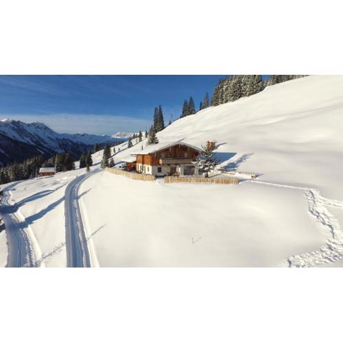 Wallegg Lodge - Alpine Premium Chalet - Ski In-Ski Out - Real Alpine Location Saalbach