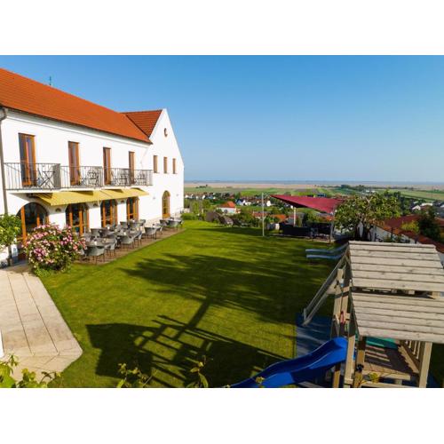 Weingut & Gästehaus zum Seeblick - Familie Sattler