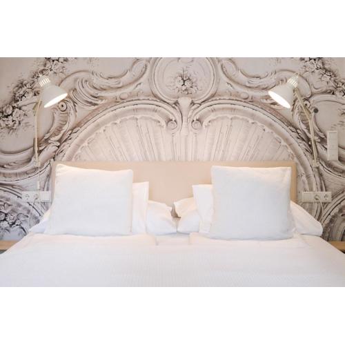 White Flat by GrazRentals with cool location & free parking