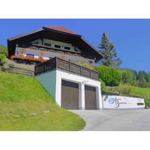 Wohl eingerichtete Wohnung mit eigenem Balkon