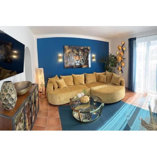 Wohnung 3 mit Balkon und Bergblick