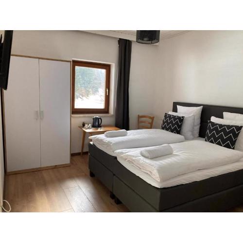 Wohnung Mit Balkon Und 2 Schlafzimmer