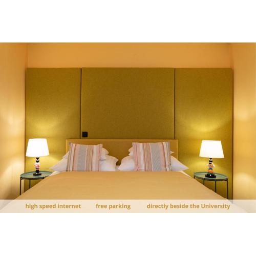 Yellow Flat by GrazRentals with best location & free parking