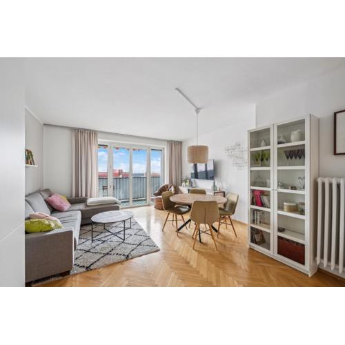 Zentrales park-side Apartment - 2BR - free parking - 2 Balkone