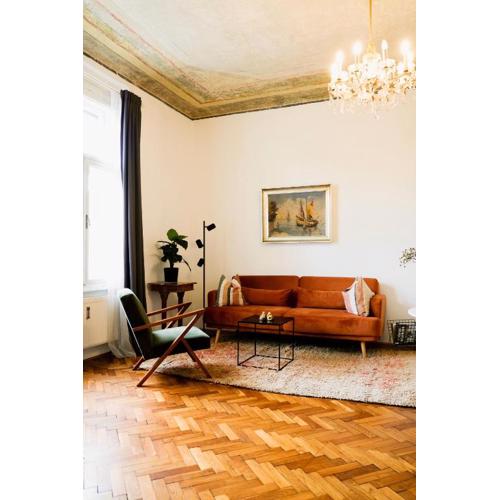 Zentrales und stilvolles Apartment mit Schlossbergblick und Parkplatz